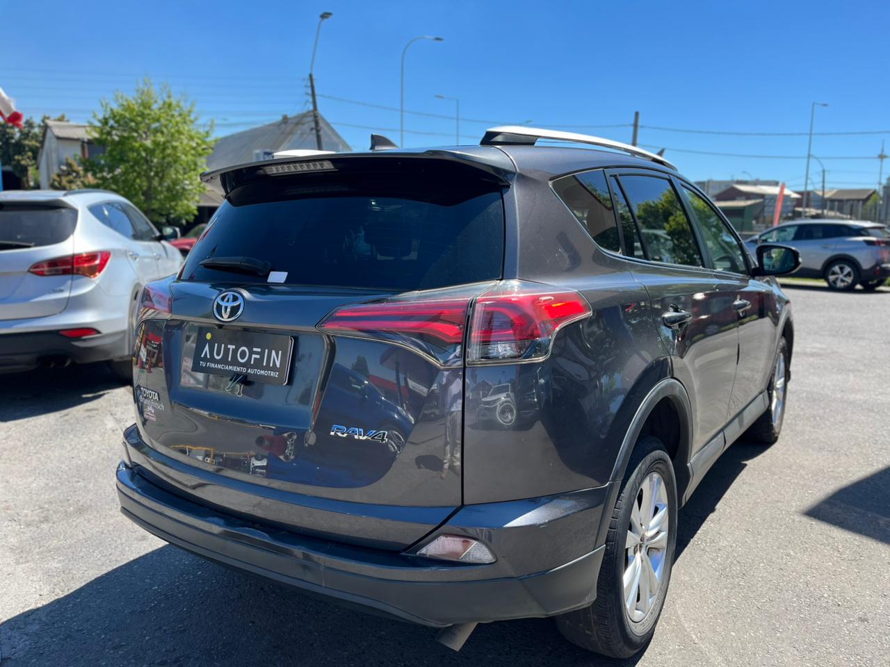TOYOTA RAV 4 2.0 LUJO MT 2018