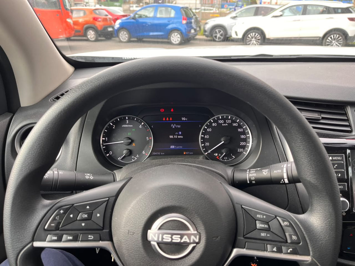 NISSAN NAVARA 2.3 XE 4X2 DIESEL MT 2024