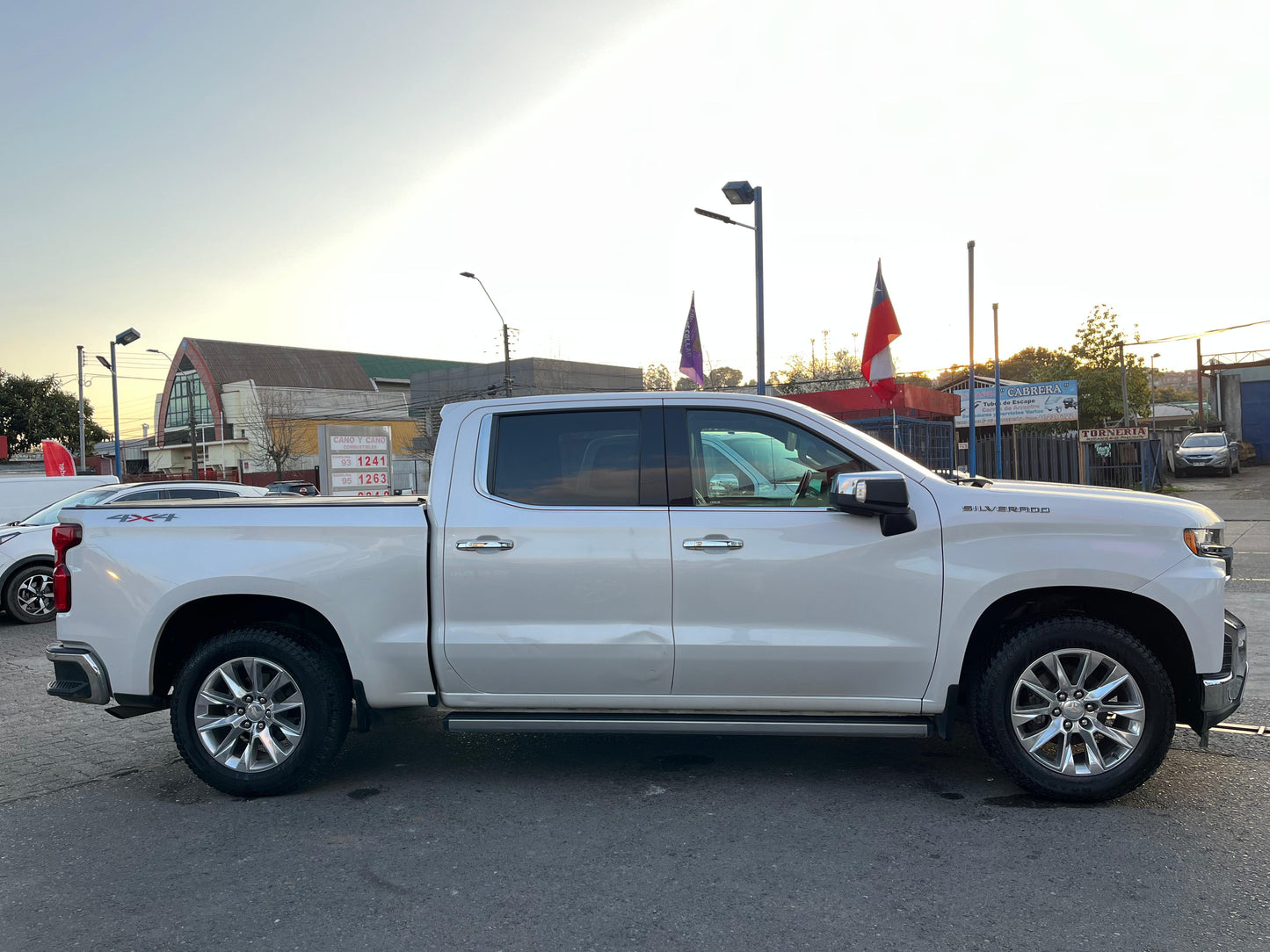 CHEVROLET SILVERADO LTZ 5.3 AT 4x4