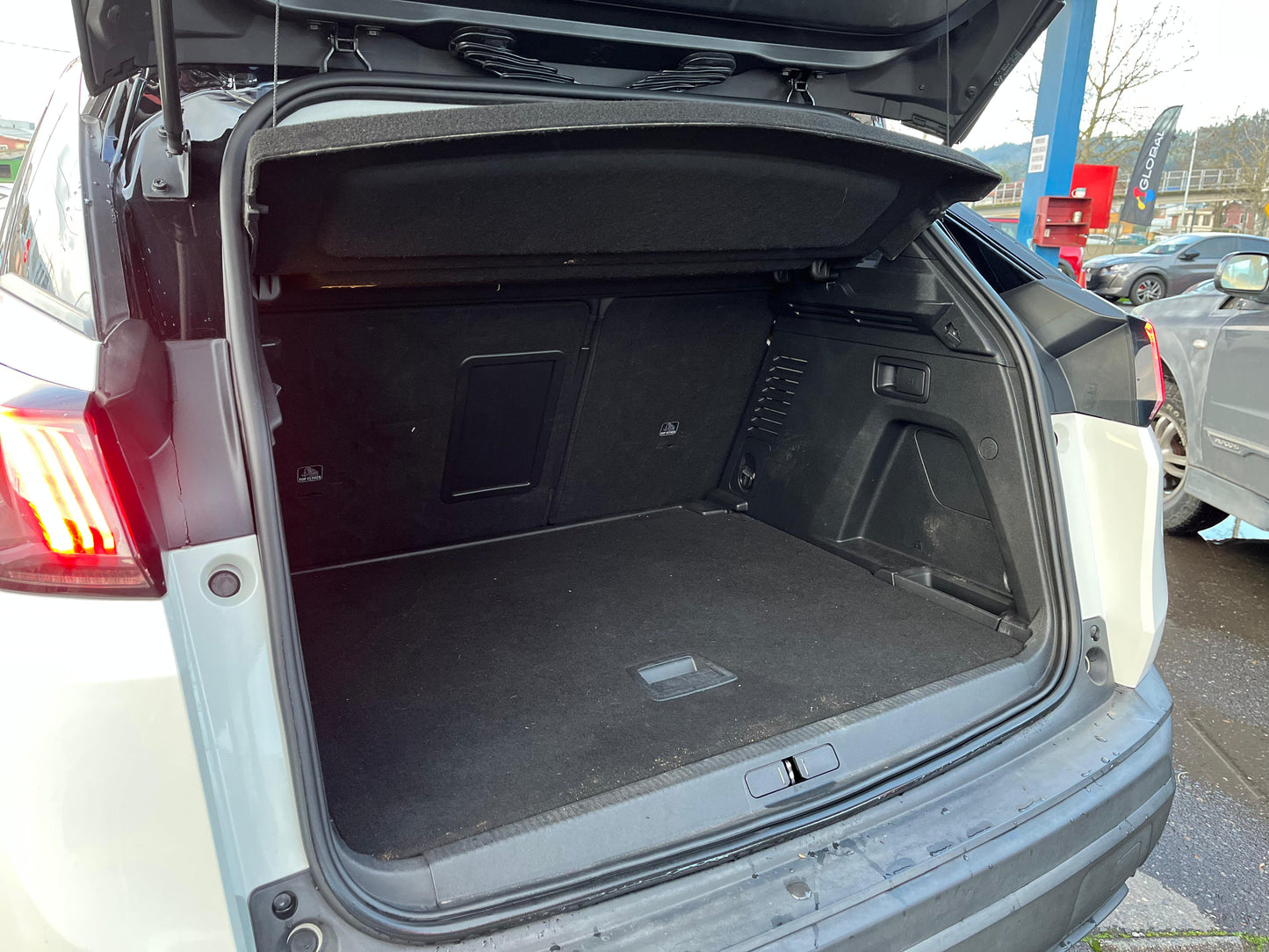 PEUGEOT 3008 DIESEL BLUEHDI AT 1.5 2022