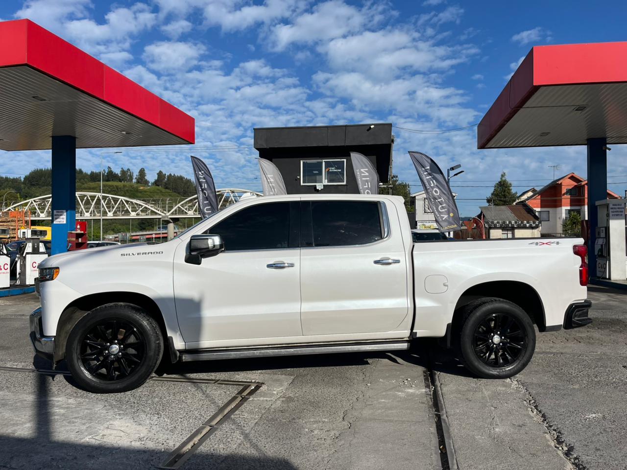 CHEVROLET SILVERADO LTZ 5.3 AT 4x4