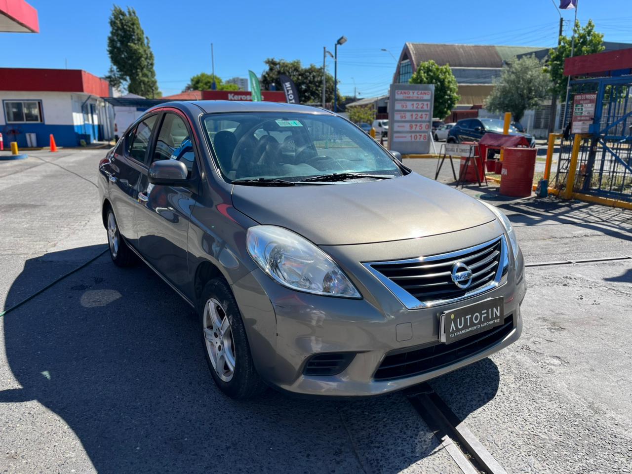 NISSAN VERSA 1.6 SENSE 2012