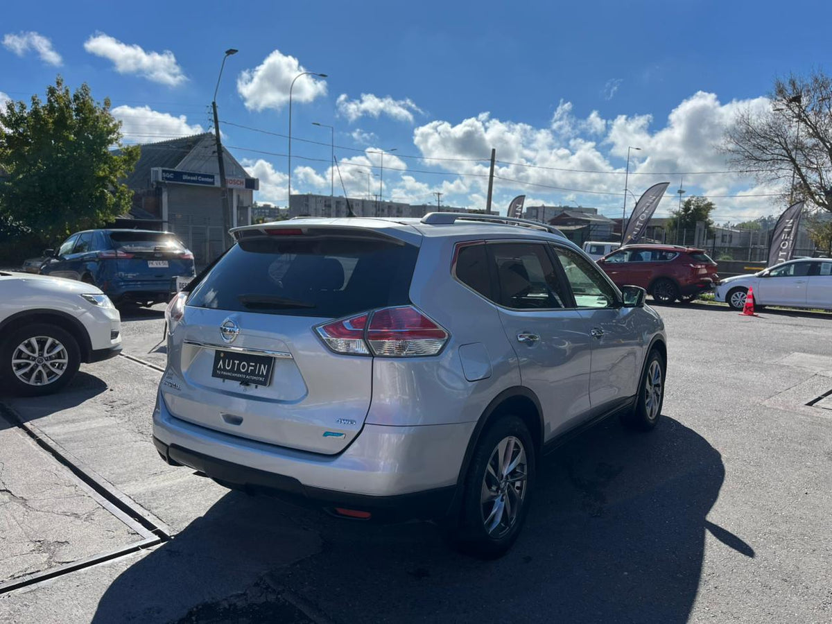NISSAN X-TRAIL 2.5 AT 4x4 EXCLUSIVE 2017