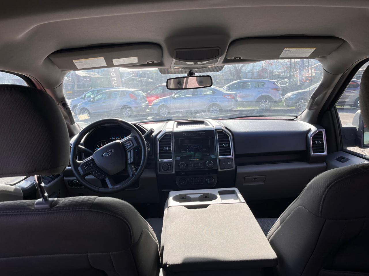 FORD F150 XLT V8 DOBLE CABINA 2017