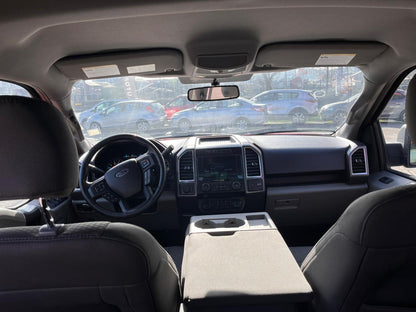 FORD F150 XLT V8 DOBLE CABINA 2017