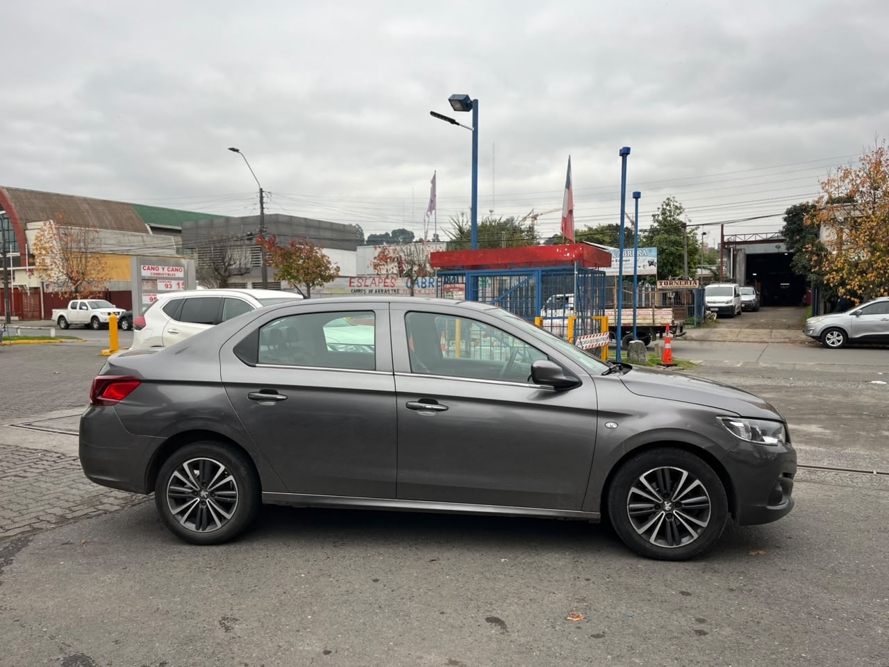 PEUGEOT 301 ALLURE HDI 1.6 2021