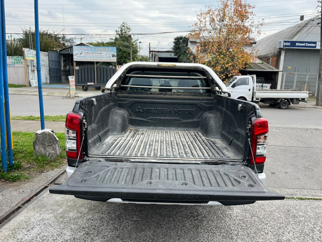 MITSUBISHI L200 KATANA 4x2 DIESEL 2.4 TURBO 2019