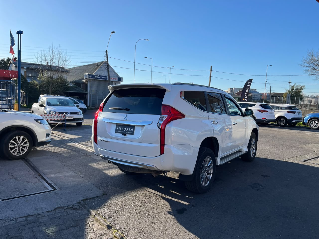 MITSUBISHI MONTERO SPORT 2.4 4X2 MT 2018