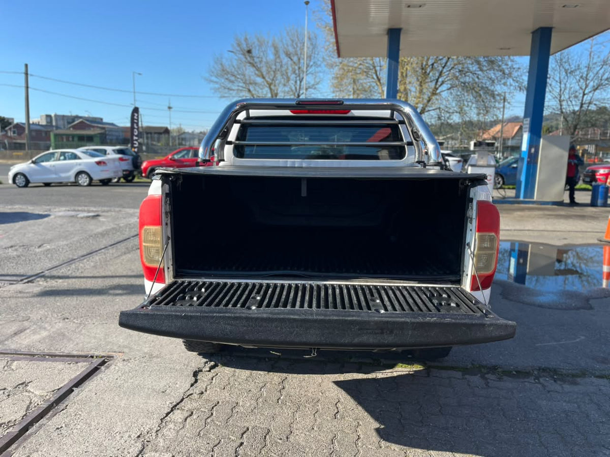 Nissan Np300 Navara — foto 14 de 40
