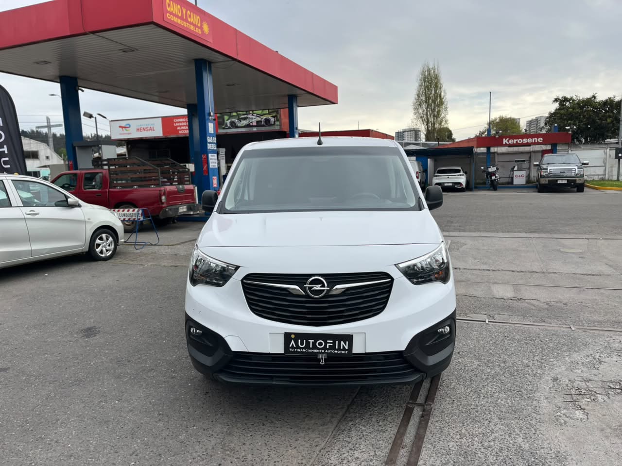 Opel Combo 1.6 Turbo Diesel L1 — foto 30 de 40