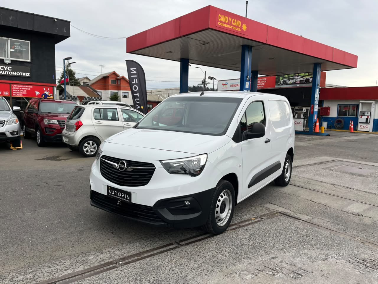 Opel Combo 1.6 Turbo Diesel L1 — foto 32 de 40