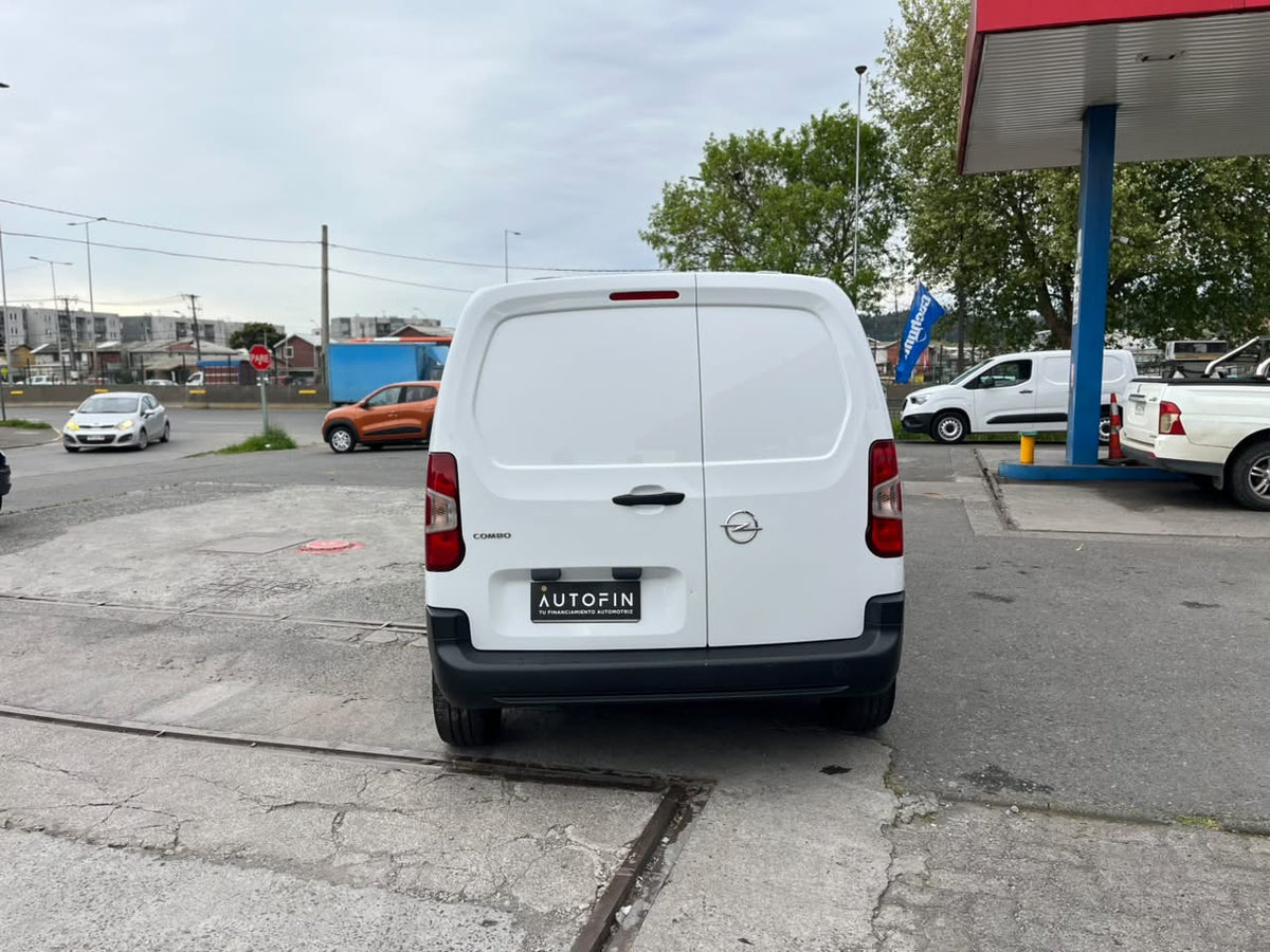 OPEL COMBO 1.6 TURBO DIESEL L1 2024