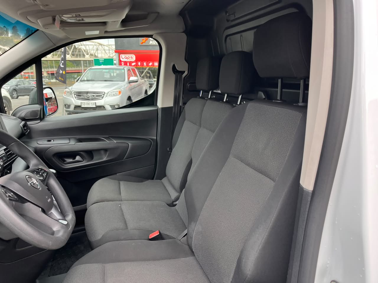 Opel Combo 1.6 Turbo Diesel L1 — foto 34 de 40
