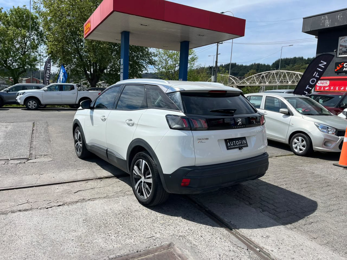 PEUGEOT 3008 1.2 ALLURE MT 2021