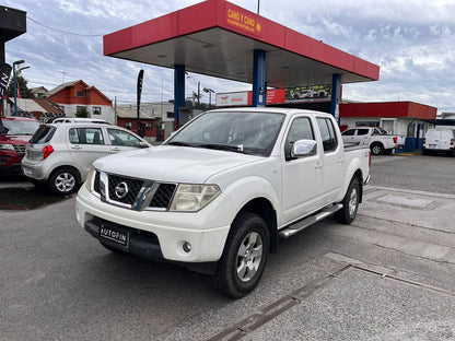 NISSAN NAVARA 2.5 LE 4X4 AT DIESEL 2015