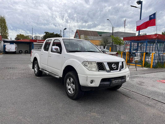 NISSAN NAVARA 2.5 LE 4X4 AT DIESEL 2015