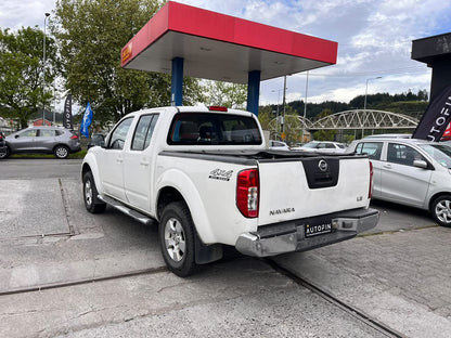 NISSAN NAVARA 2.5 LE 4X4 AT DIESEL 2015