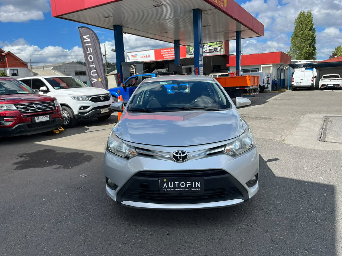 TOYOTA YARIS GLI 1.5 MT 2015