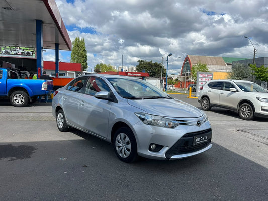 TOYOTA YARIS GLI 1.5 MT 2015