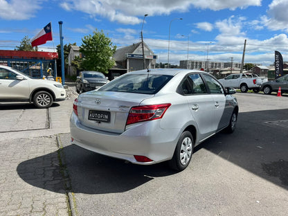 TOYOTA YARIS GLI 1.5 MT 2015