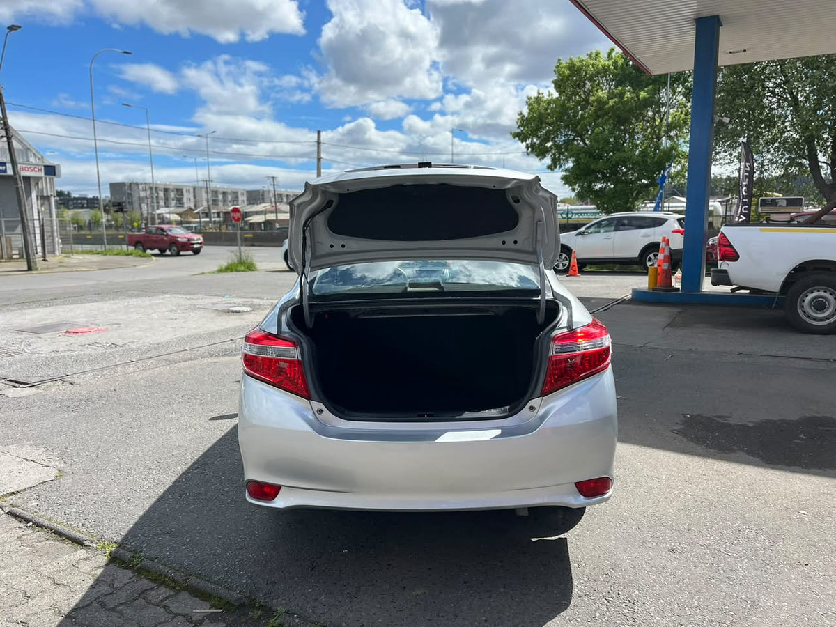 TOYOTA YARIS GLI 1.5 MT 2015