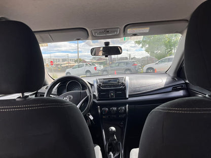 TOYOTA YARIS GLI 1.5 MT 2015