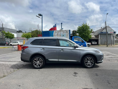 MITSUBISHI OUTLANDER 2.4 GL 4x4 AT 2017