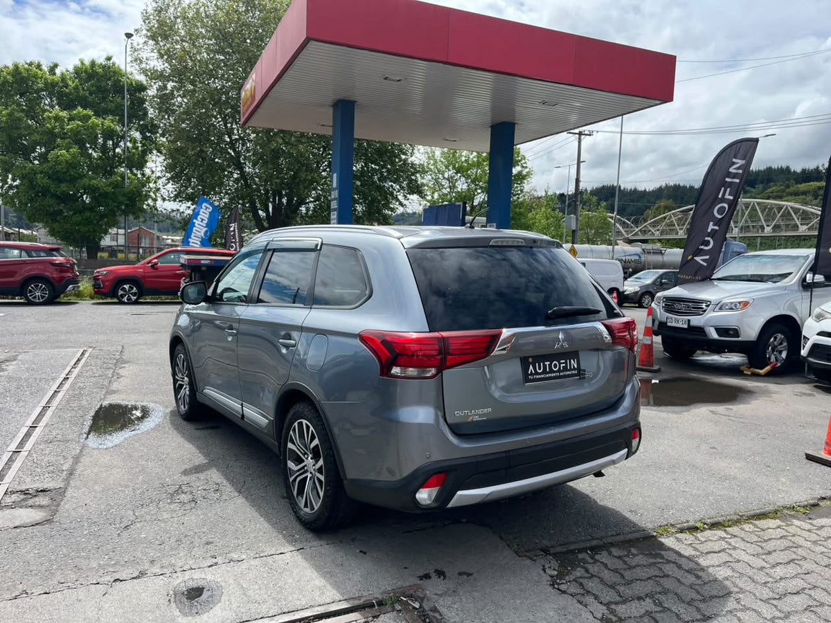MITSUBISHI OUTLANDER 2.4 GL 4x4 AT 2017