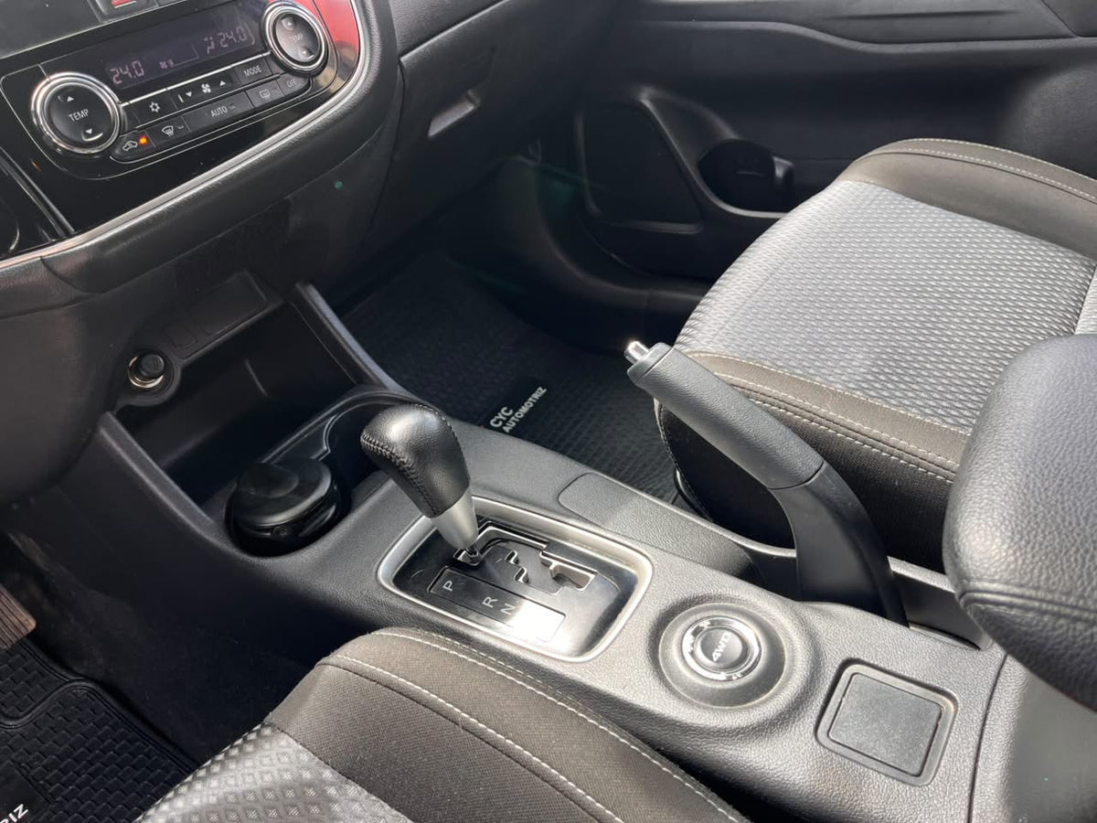 MITSUBISHI OUTLANDER 2.4 GL 4x4 AT 2017