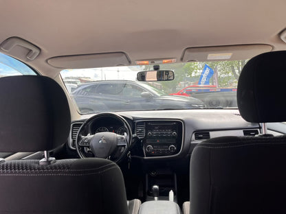 MITSUBISHI OUTLANDER 2.4 GL 4x4 AT 2017