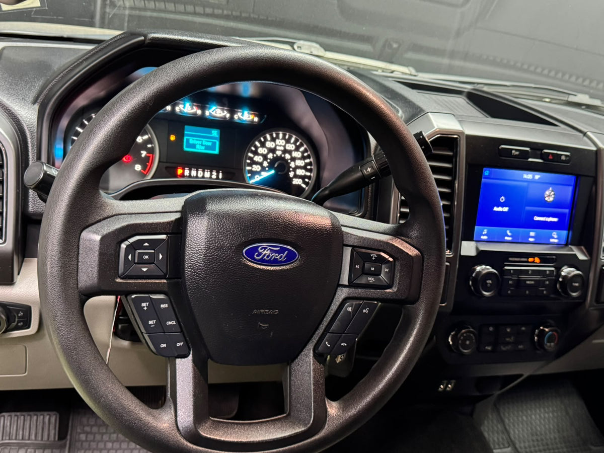 FORD F150 XLT 3.3 4x2 DOBLE CABINA 2020