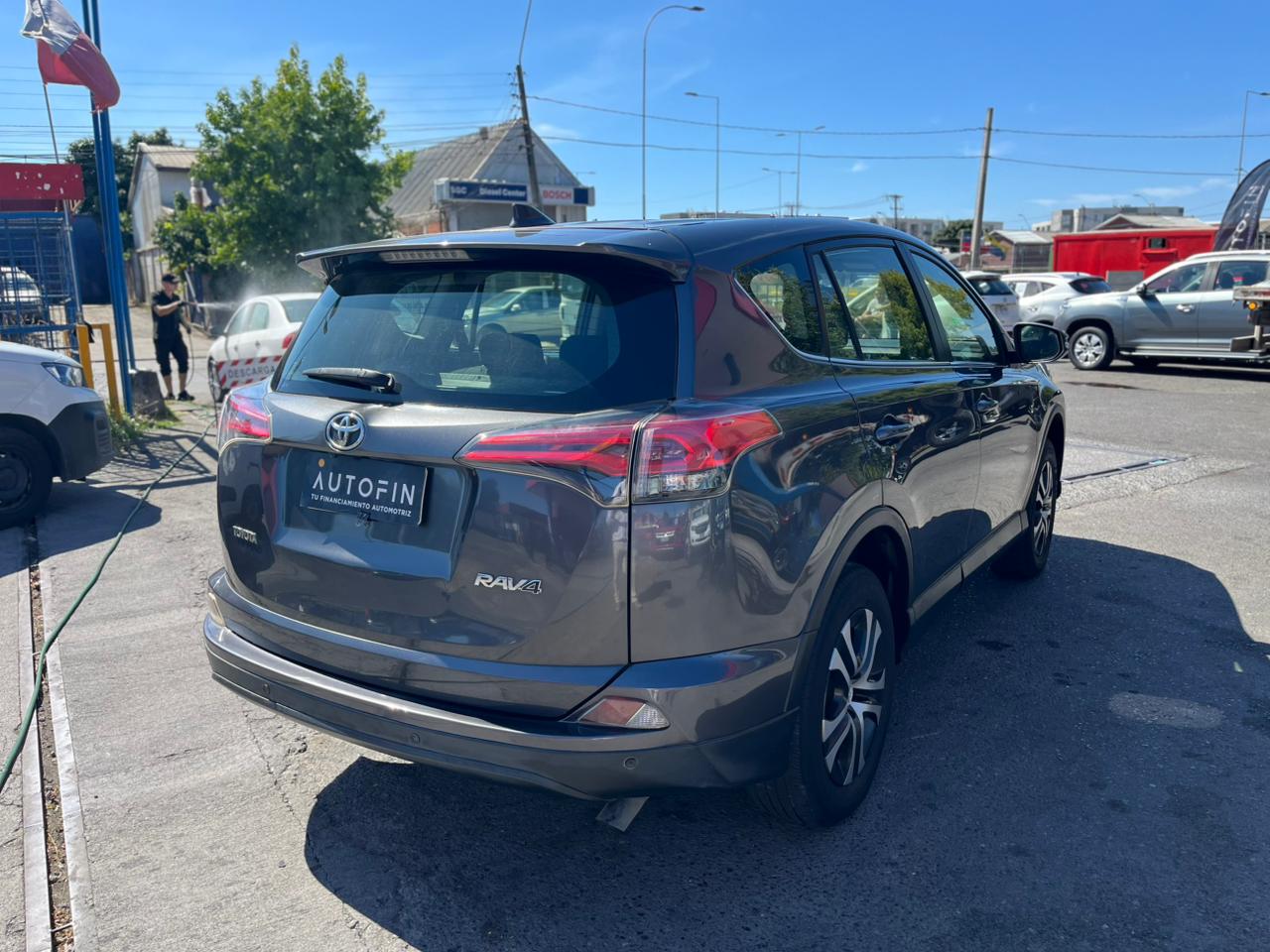 TOYOTA RAV 4 2.0 LUJO MT 2017