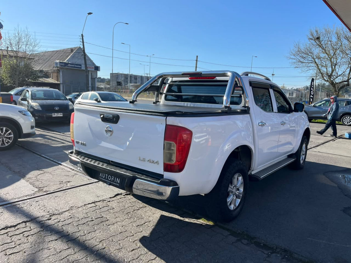 Nissan Np300 Navara — foto 15 de 40