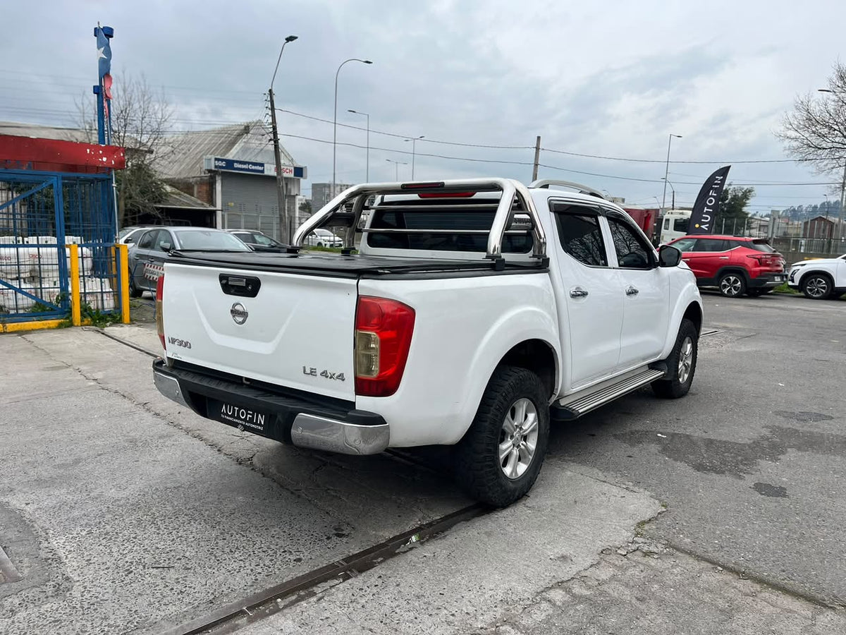 Nissan Np300 Navara — foto 9 de 40
