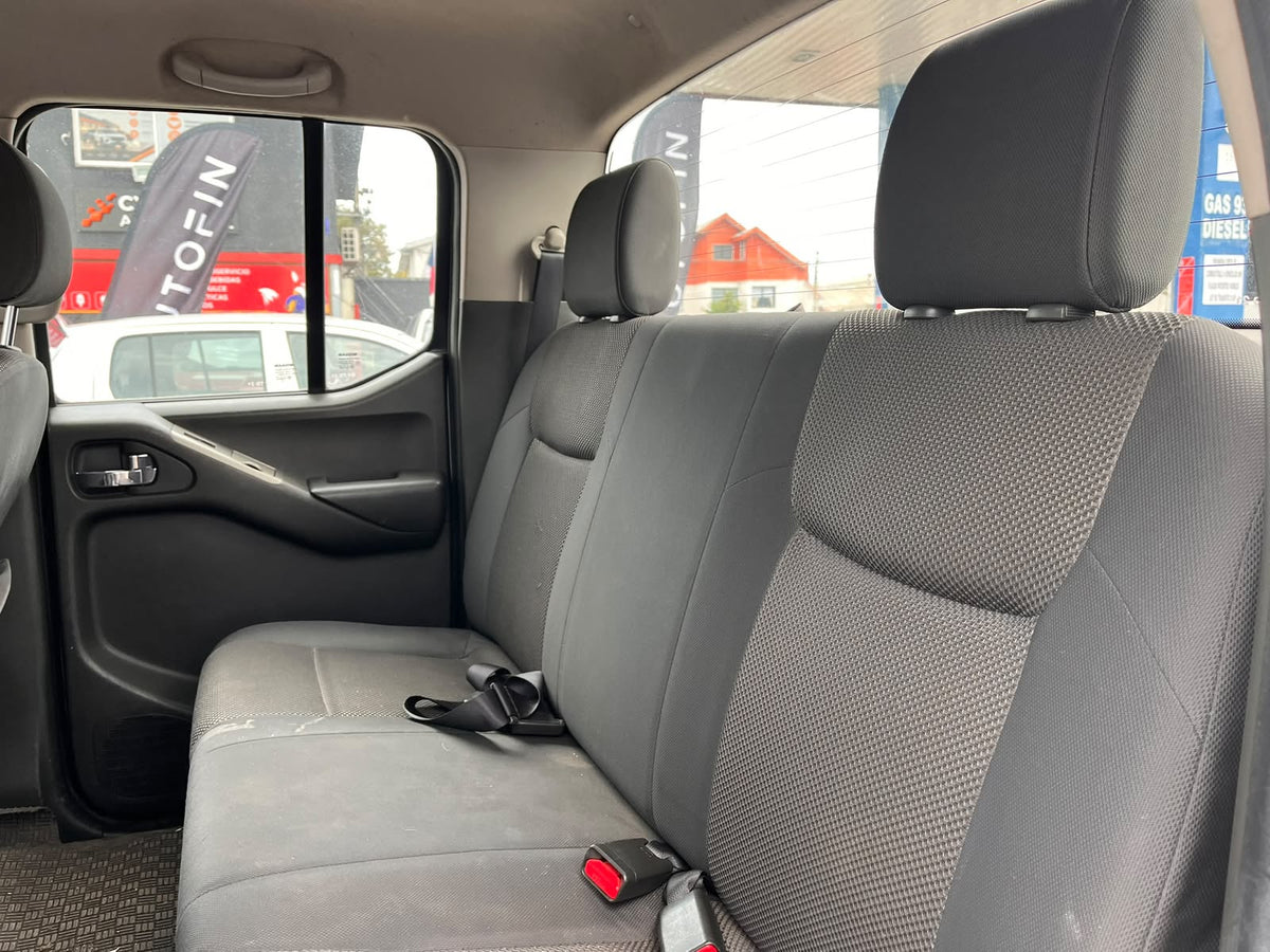 NISSAN NAVARA 2.5 LE 4X4 AT DIESEL 2015